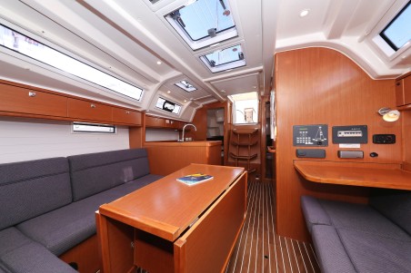 Bavaria Yachtbau Bavaria Cruiser 37 - 3 cab. Angelic