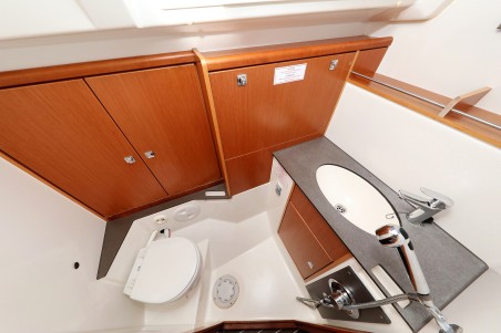 Bavaria Yachtbau Bavaria Cruiser 37 - 3 cab. Angelic