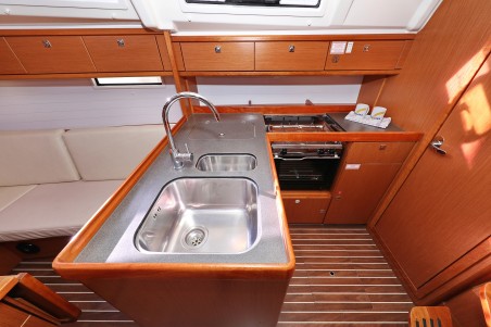 Bavaria Yachtbau Bavaria Cruiser 37 - 3 cab. Sun Course