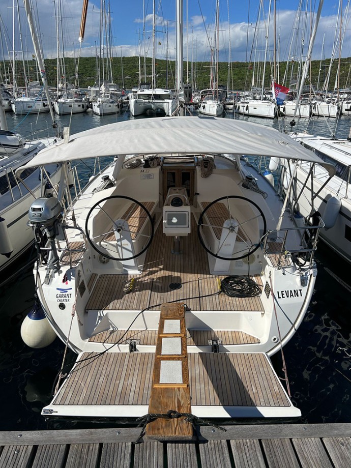 Bavaria Yachtbau Bavaria Cruiser 41 - 3 cab. Levant