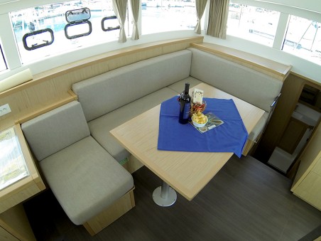 Lagoon-Bénéteau Lagoon 39 - 4 + 2 cab. Bob Cat