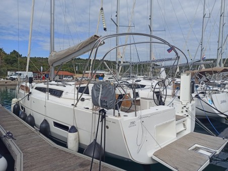 Dufour Yachts Dufour 390 GL Esko (ex Manca)