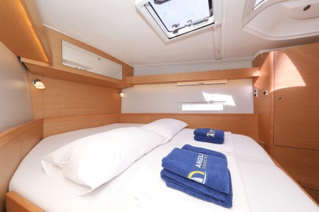 Dufour Yachts Dufour 430 GL Adriatic Office