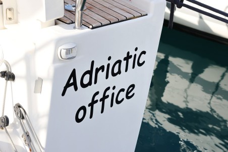 Dufour Yachts Dufour 430 GL Adriatic Office