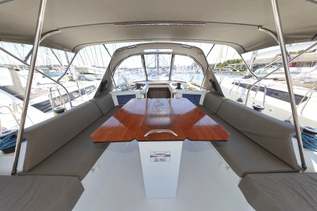 Dufour Yachts Dufour 44 - 4 cab Funk