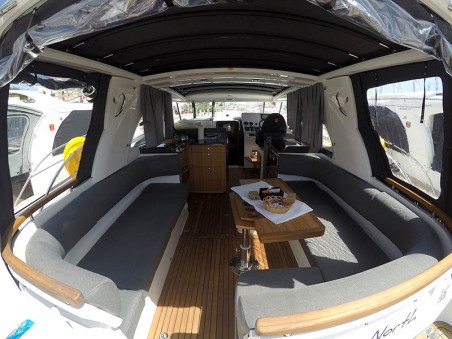 Marex 360 Cabriolet Cruiser | Czarter jachtu Chorwacja | Travelboat