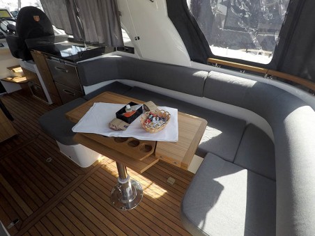 Marex 360 Cabriolet Cruiser | Czarter jachtu Chorwacja | Travelboat