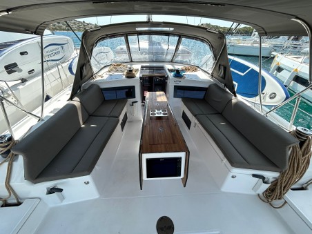 Dufour Yachts Dufour 470 - 5 cab. Blue Wave