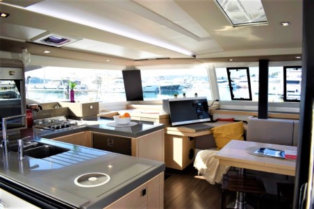 Fountaine Pajot Fountaine Pajot Astrea 42 - 4 + 2 cab. Ocean Runner