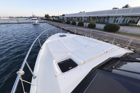 Cobra Yachts Futura 40 Grand Horizon Backup