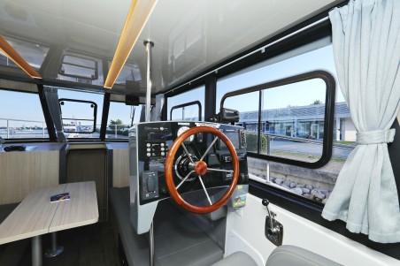 Cobra Yachts Futura 40 Grand Horizon Backup