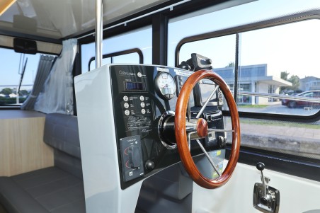 Cobra Yachts Futura 40 Grand Horizon Backup