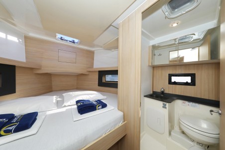 Cobra Yachts Futura 40 Grand Horizon Backup