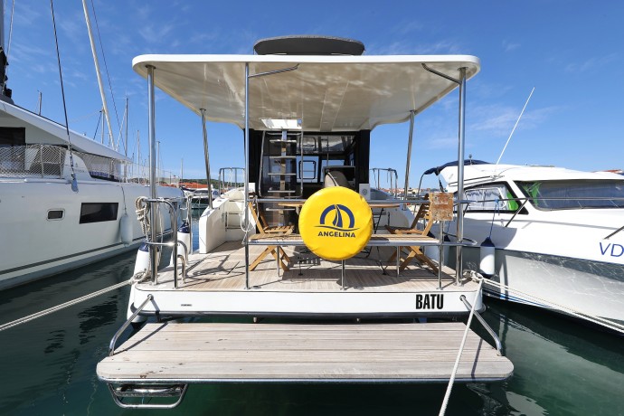 Cobra Yachts Futura 40 Grand Horizon Batu