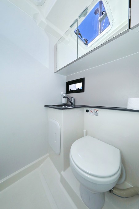 Cobra Yachts Futura 40 Grand Horizon Muneca