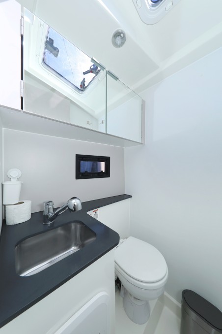 Cobra Yachts Futura 40 Grand Horizon Muneca