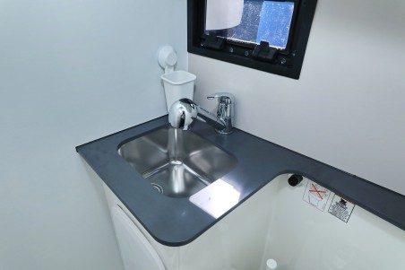 Cobra Yachts Futura 40 Grand Horizon Muneca