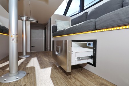 Cobra Yachts Futura 40 Grand Horizon Muneca