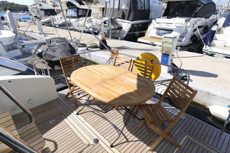 Cobra Yachts Futura 40 Grand Horizon Nanda*