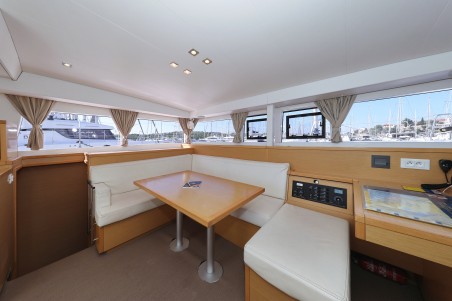 Lagoon-Bénéteau Lagoon 400 S2 - 4 + 2 cab. Kinga V