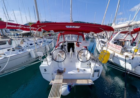 Bénéteau Oceanis 30.1 Mobula Zero