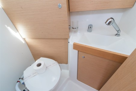 Oceanis 38 - 3 cab. | Yacht Charter Croatia | Travelboat