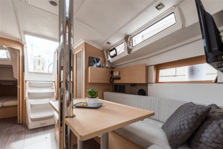 Bénéteau Oceanis 38.1 Majano