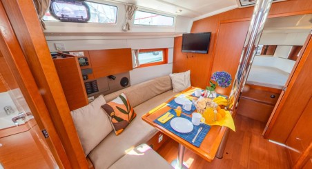 Oceanis 38.1 | Yacht Charter Croatia | Travelboat