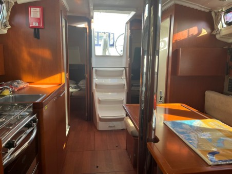 Oceanis 38.1 | Czarter jachtu Chorwacja | Travelboat