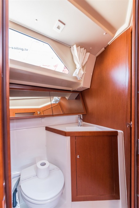 Beneteau Oceanis 41.1 | Yacht Charter Croatia | Travelboat