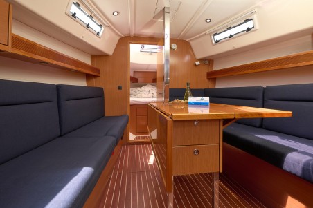 Bavaria Yachtbau Bavaria Cruiser 37 - 3 cab. Toni