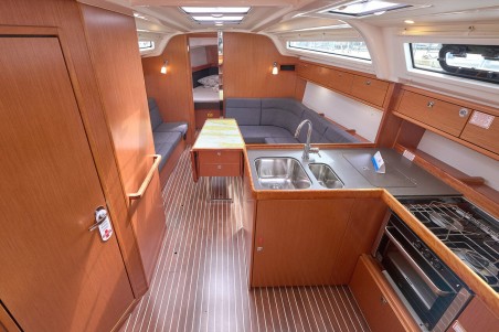 Bavaria Yachtbau Bavaria Cruiser 37 - 3 cab. Toni