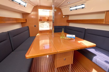 Bavaria Yachtbau Bavaria Cruiser 37 - 3 cab. Toni