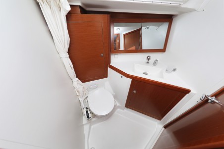 Oceanis 45 - 4 cab. | Yacht Charter Croatia | Travelboat