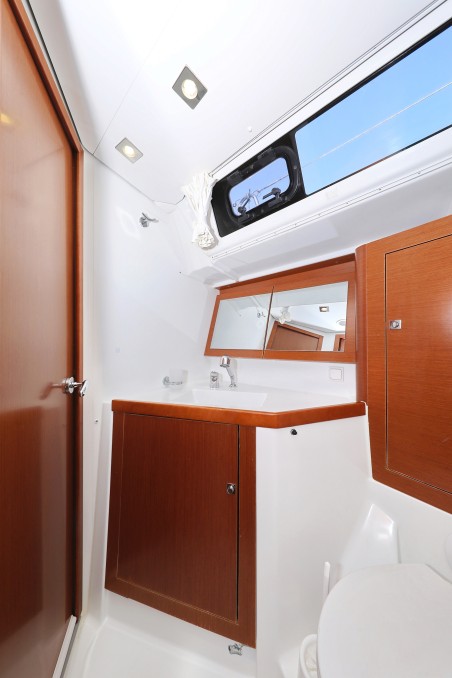 Oceanis 45 - 4 cab. | Yacht Charter Croatia | Travelboat