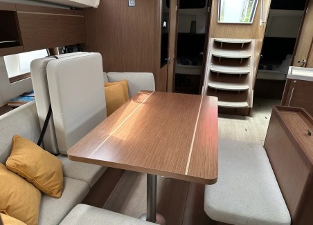 Bénéteau Oceanis 46.1 Blue sky