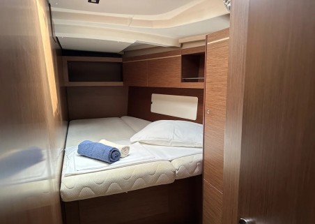 Bénéteau Oceanis 46.1 Blue sky