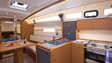 Jeanneau Sun Odyssey 349 | Czarter jachtu Chorwacja | Travelboat