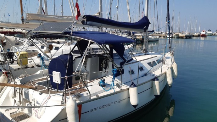 Jeanneau Sun Odyssey 37 Pink Pearl