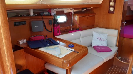Jeanneau Sun Odyssey 37 Pink Pearl