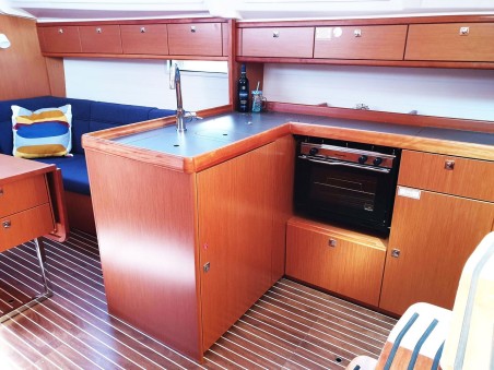 Bavaria Yachtbau Bavaria Cruiser 37 - 3 cab. Smiley