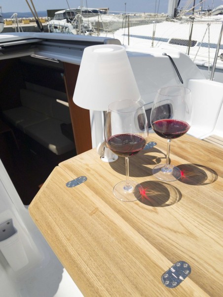 Bénéteau Oceanis 31 Honey