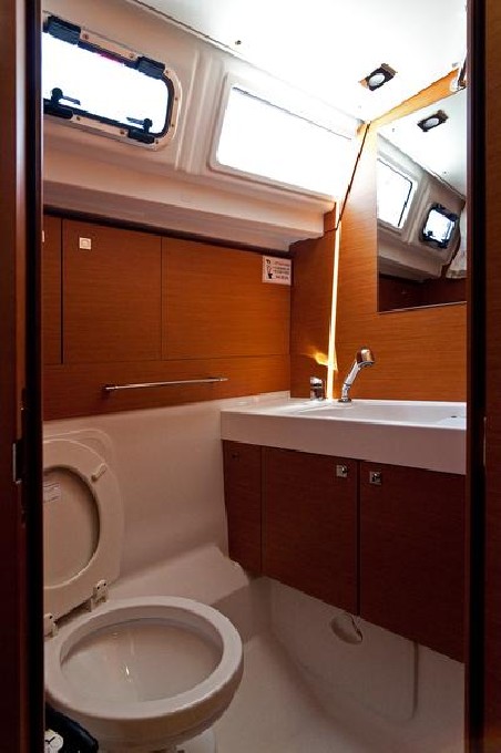 Jeanneau Sun Odyssey 469 South Kiss