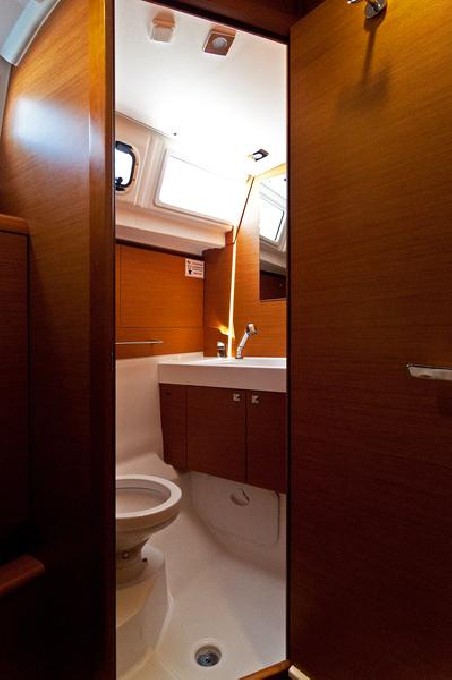 Jeanneau Sun Odyssey 469 South Kiss