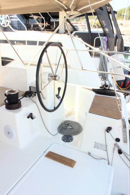 Jeanneau Sun Odyssey 490 - 4 + 1 cab. None