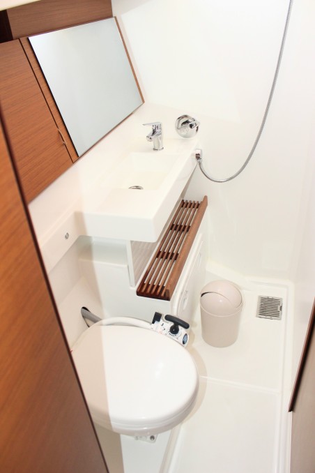 Jeanneau Sun Odyssey 490 - 4 + 1 cab. None