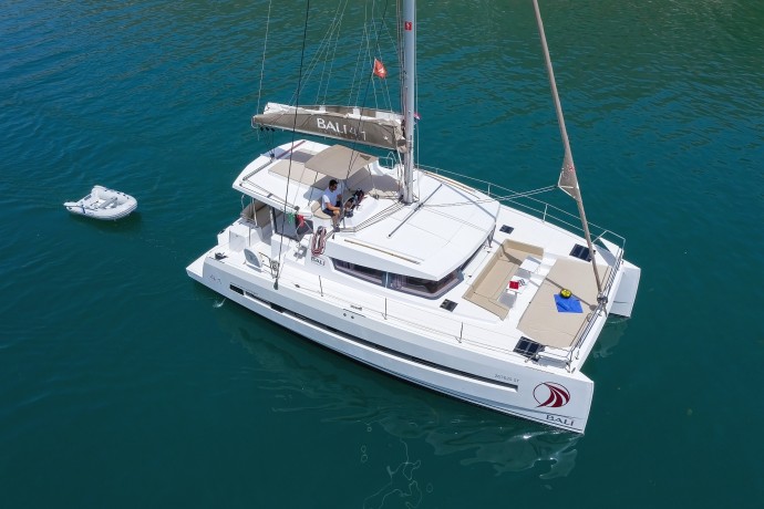 Catana Group Bali 4.1 - 4 cab. Avaler