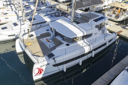 Catana Group Bali 4.2 - 4 + 1 cab. Agma