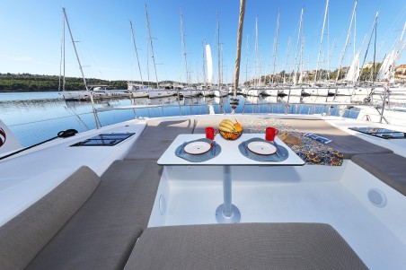 Catana Group Bali 4.2 - 4 + 1 cab. Agma