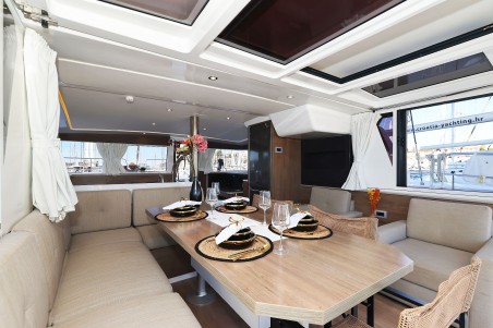 Catana Group Bali 4.2 - 4 + 1 cab. Agma